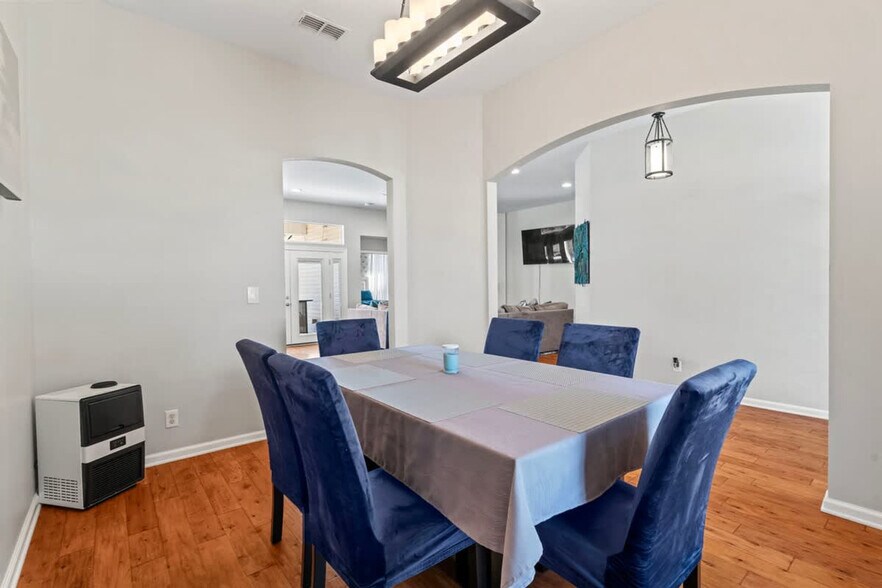 Building Photo - 12160 Irwin Manor Dr