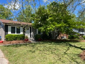 Building Photo - 901 James St