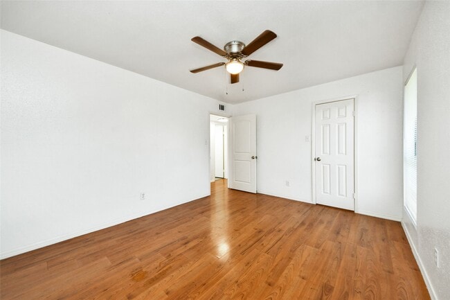 Building Photo - 12905 Woodforest Blvd