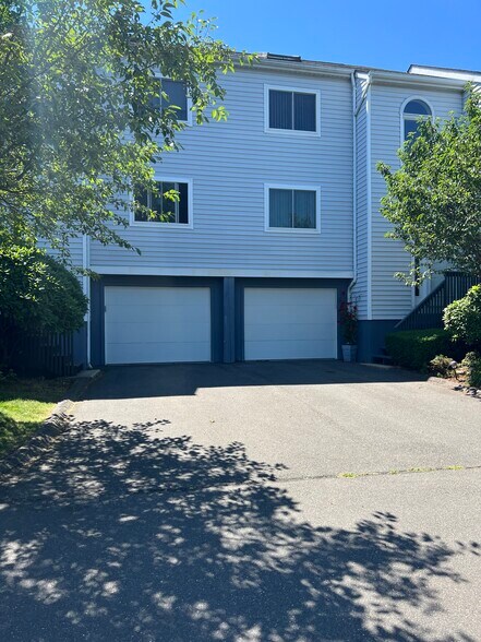 Building Photo - 45 Woodbridge Ln