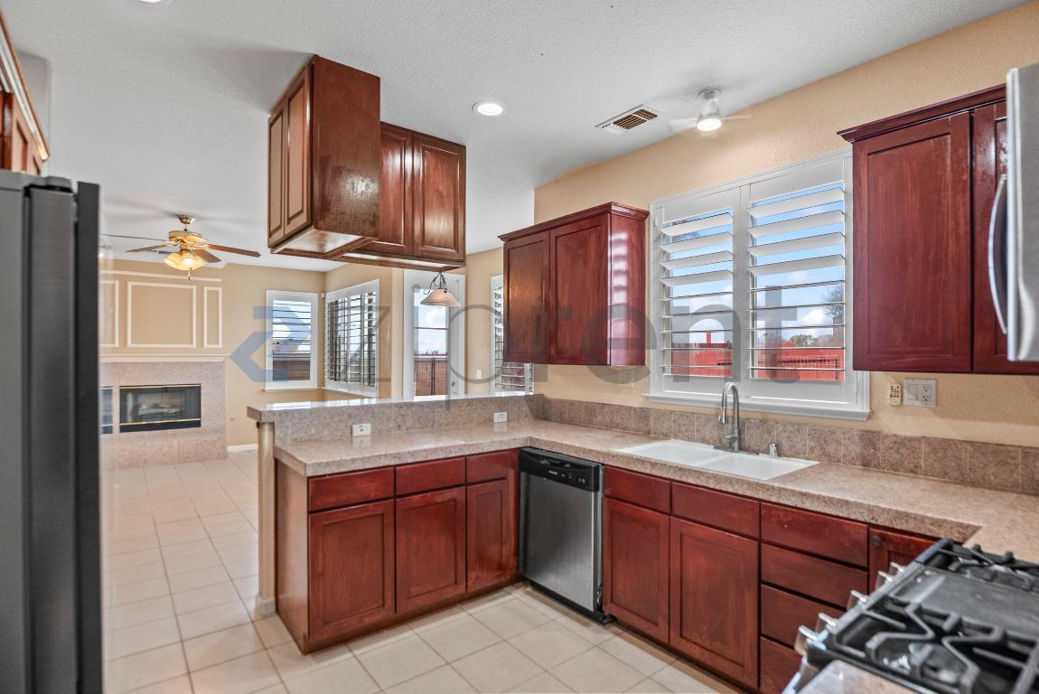 Building Photo - 25 Zion Ct