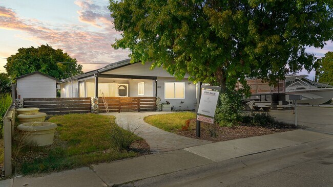 Building Photo - 3 Bedroom home in Winters