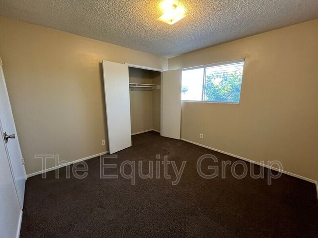 Building Photo - 1187 W Grand Ave