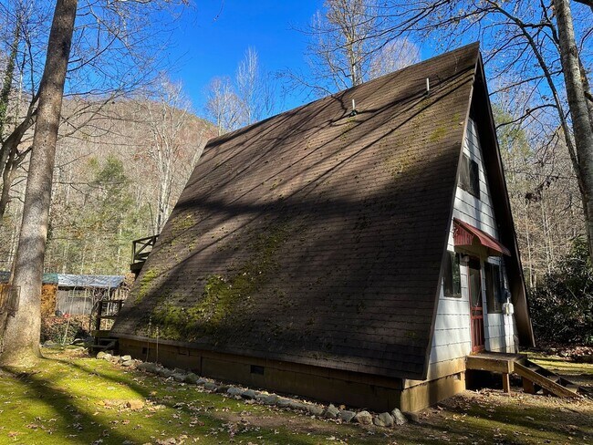 Building Photo - 2 Bedroom / 1 bath A Frame Home  Erwin, TN