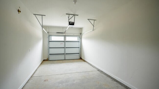 Building Photo - Brand-New Luxury 3BR Townhomes – First Mon...