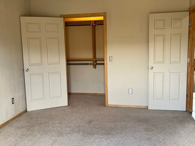 Building Photo - 101 E St