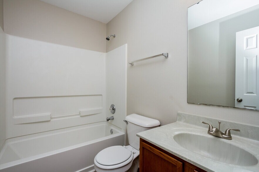 Building Photo - 10714 Gathering Dr