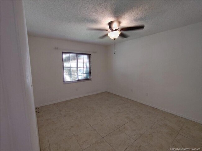 Building Photo - 950 S Kanner Hwy