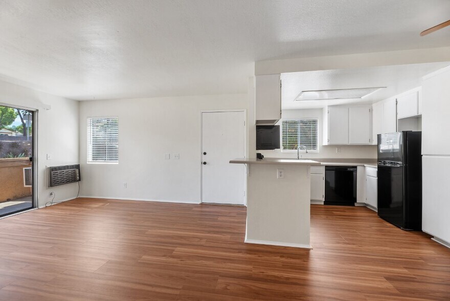 Building Photo - 215 Woodland Pky