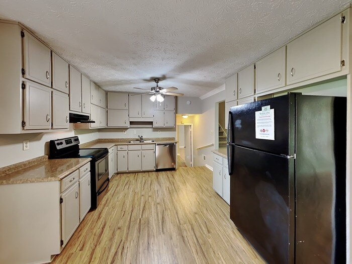 Building Photo - 1734 Jajef Ave