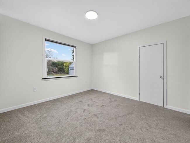 Building Photo - 12705 Evanston Ave N