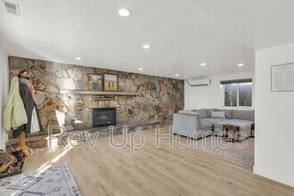 Building Photo - 492 E 100 S