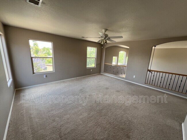 Building Photo - 1013 Toscana Dr SE