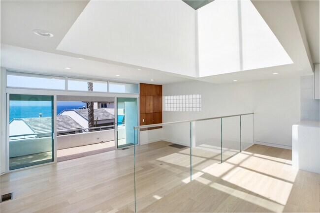 Building Photo - 21349 Rambla Vis