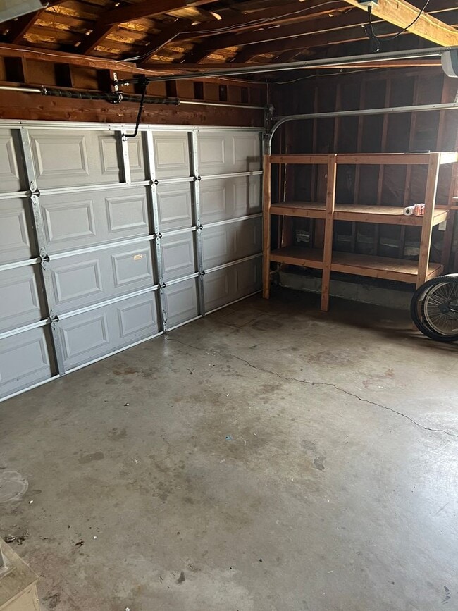 Building Photo - 913 Tara Pl