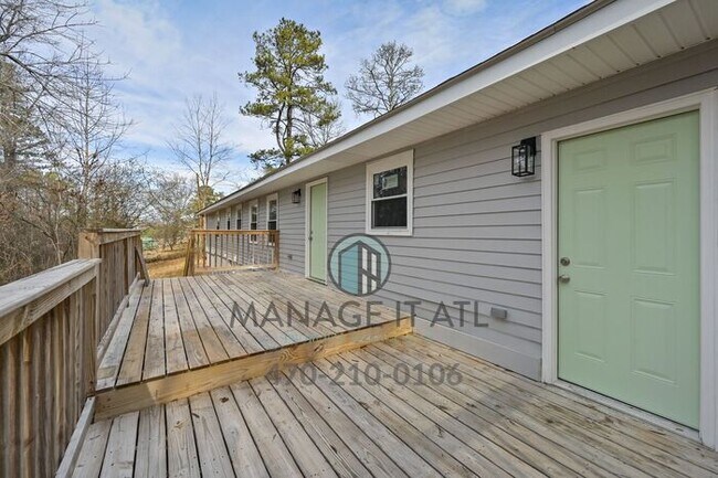 Building Photo - FULLY remodeled 4-bedroom, 2-bathroom house in Gainesville!