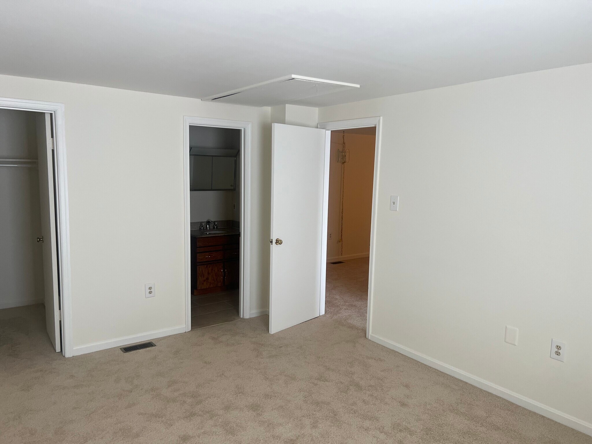 Master bedroom on second floor - 4351 Pembrook Village Dr