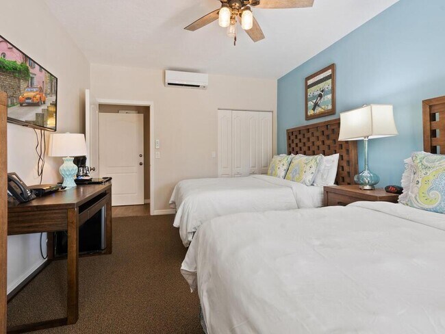 Building Photo - 3401 54th Dr W