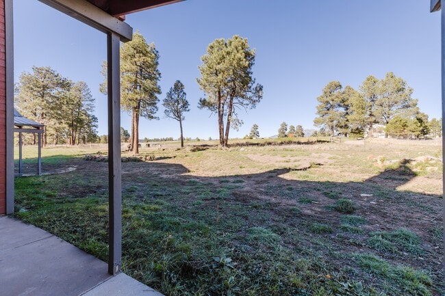 Building Photo - 21 W Golf Pl