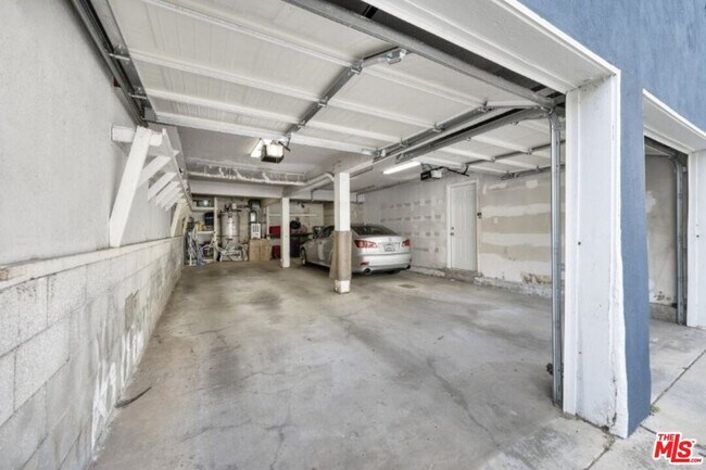 Building Photo - 23 Buccaneer St