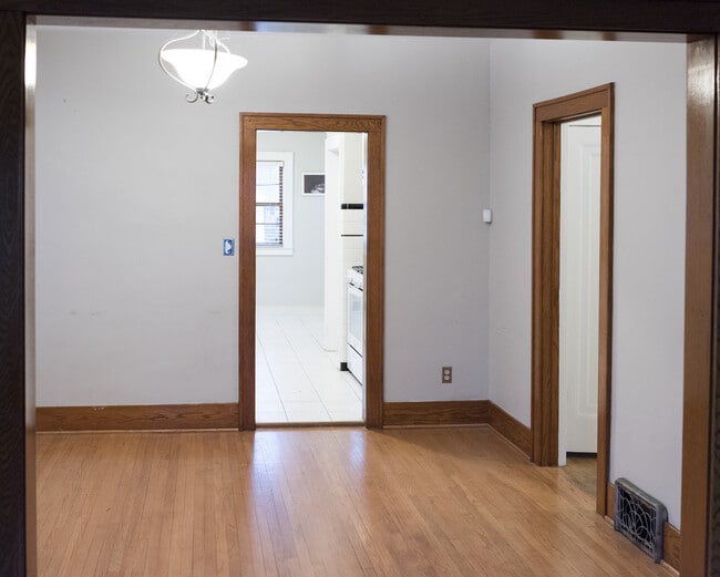 Building Photo - 139 Mayfield Ave NE
