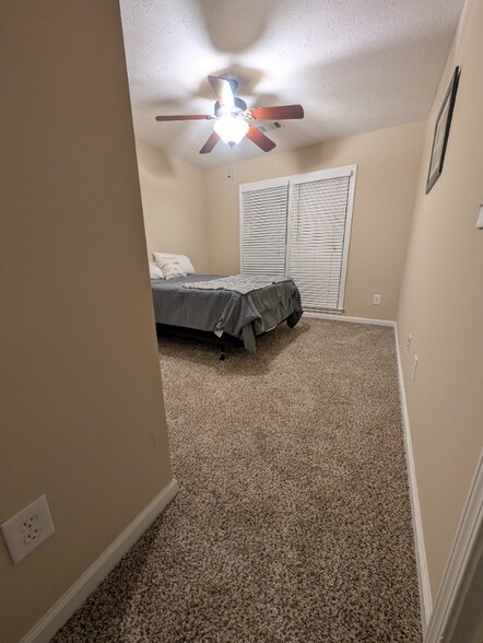 Building Photo - 1341 Bunker Ridge Ln