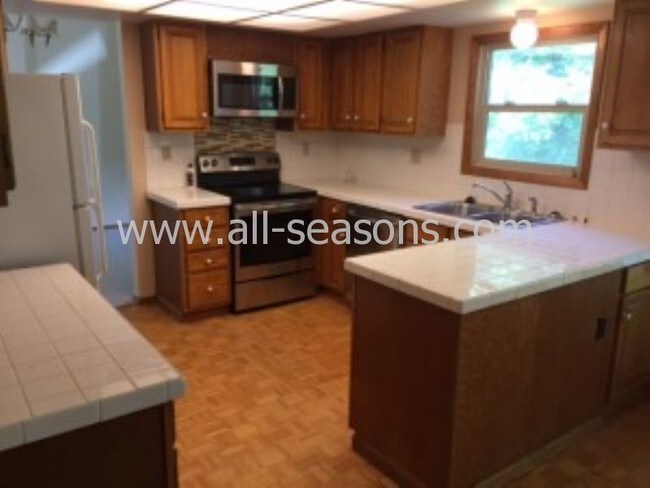 Building Photo - Outstanding property near Spring Lake