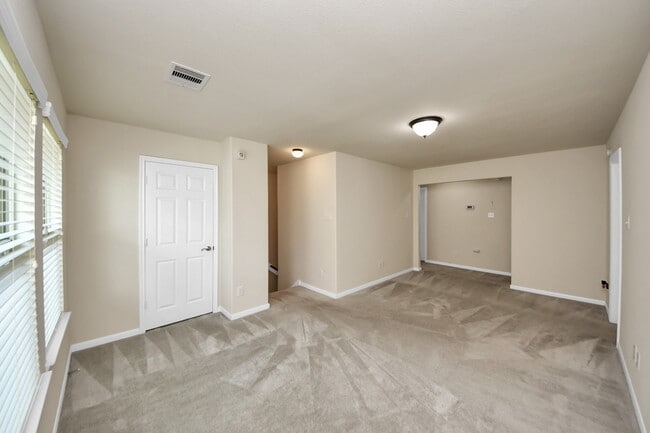 Building Photo - 7714 Guldan Dr