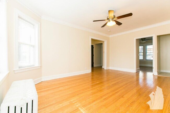 Building Photo - 4861 N Paulina St