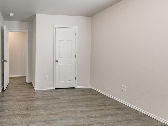 Building Photo - PRELEASING NOW! Four Bedroom | Two and a Half Bath Duplex in Redstone Ranch