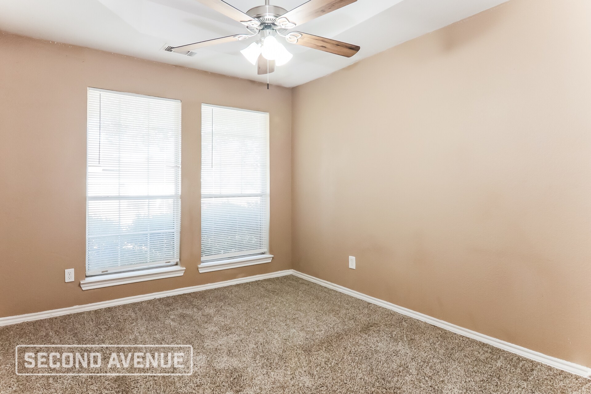 Building Photo - 616 Elm Falls Pl