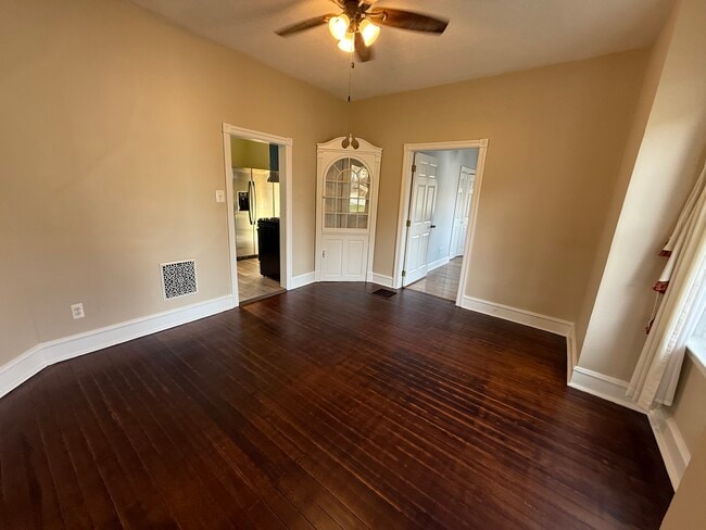 Building Photo - 860 Church St