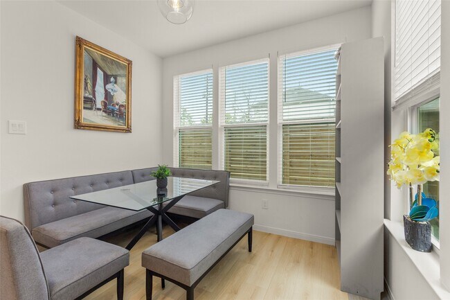 Building Photo - 1271 Oakmont Bnd Dr