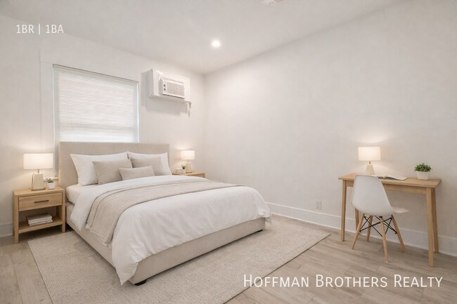 Building Photo - 1303 N June St