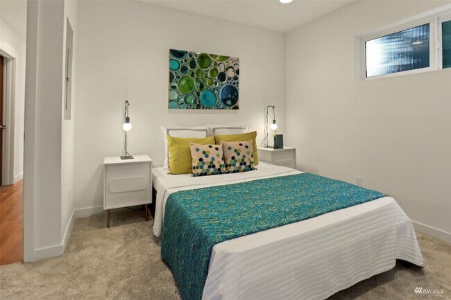 Building Photo - Magnolia Stunner with VIEWS galore from ro...