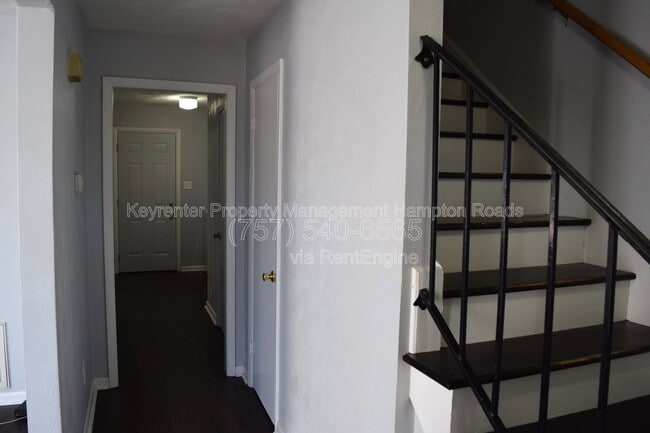 Building Photo - 215 A Settlers Landing Rd