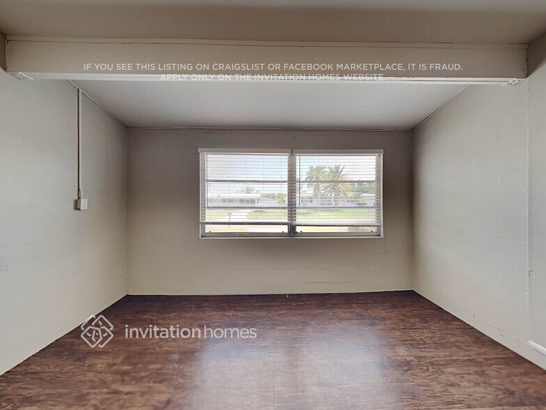 Building Photo - 543 Sheridan Dr