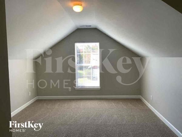 Building Photo - 1011 Bridleside Dr