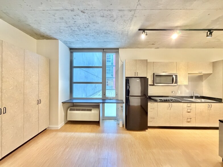 Building Photo - 1515 N Fremont St
