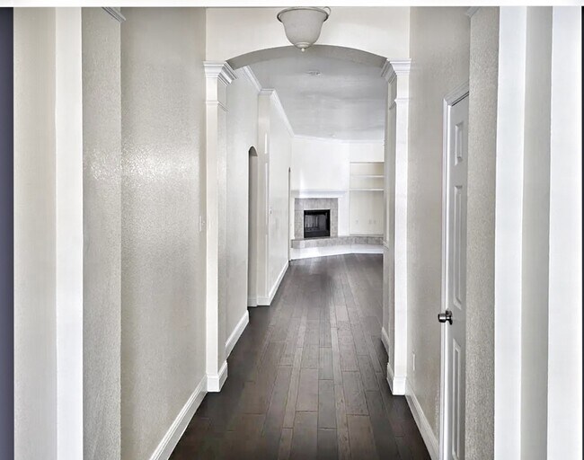 Primary Photo - 1917 Maize Bend Dr