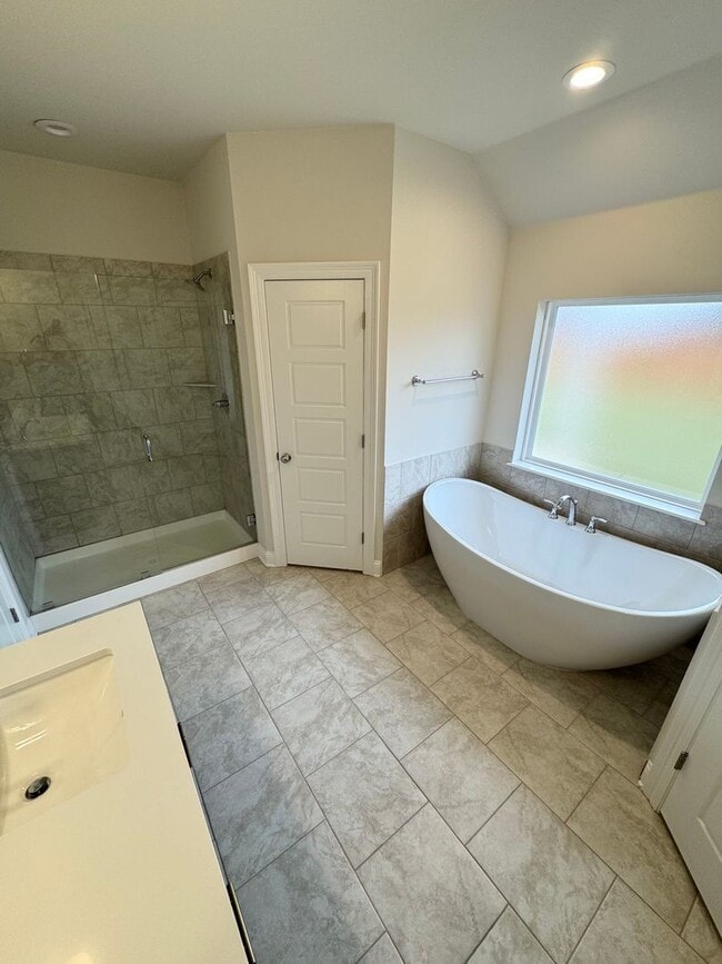 Building Photo - Legacy Neighborhood!