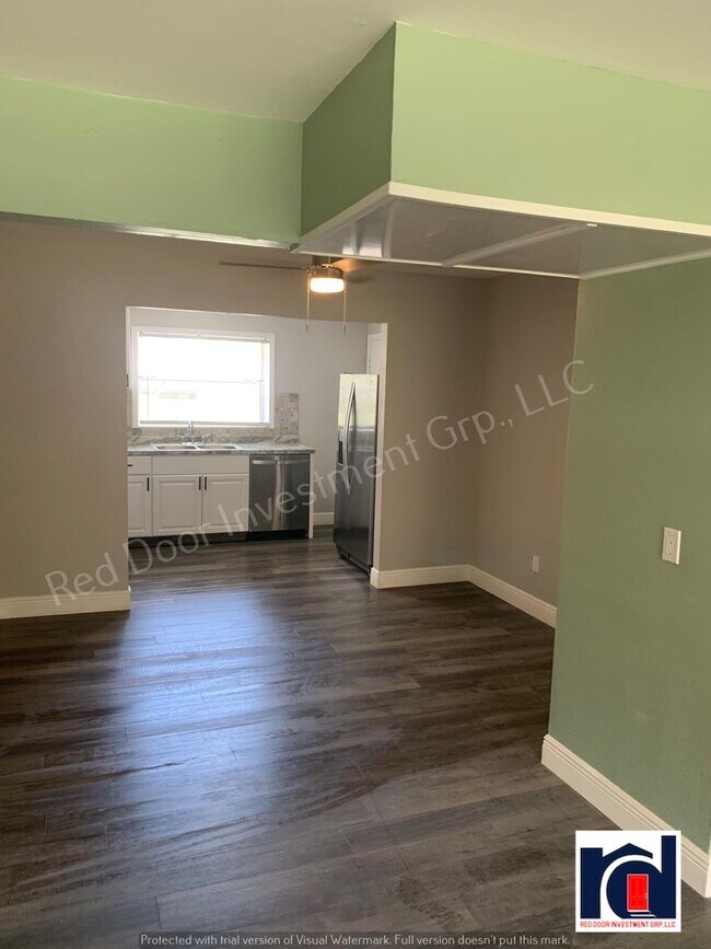 Building Photo - 2 Bedroom 1.5 Bath in the Heart of Downtown Deland~Available Now~