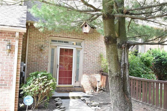 Primary Photo - 598 Brighton St