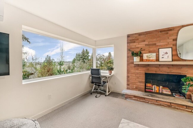 Building Photo - Fully Furnished, 2 Bedroom Rental - Great ...