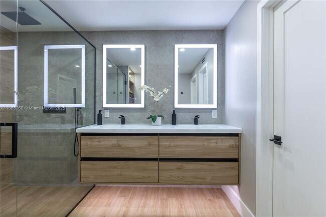 Building Photo - 7225 Coldstream Dr