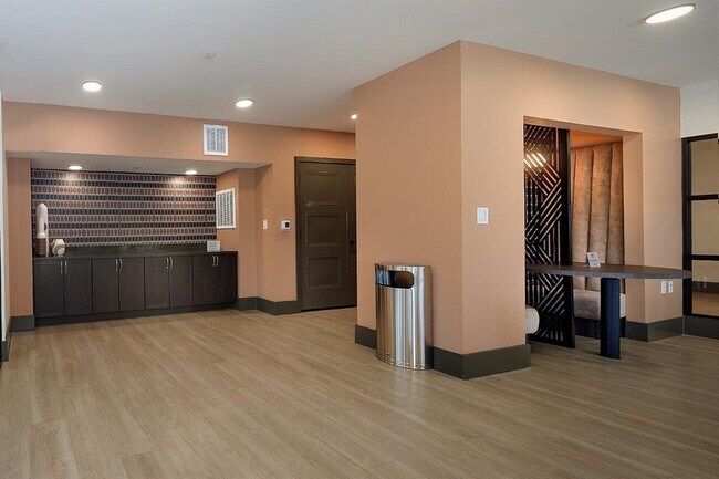 Building Photo - 8900 Six Pines Dr