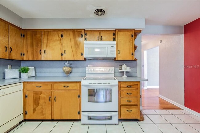 Building Photo - 5418 Riverhills Dr