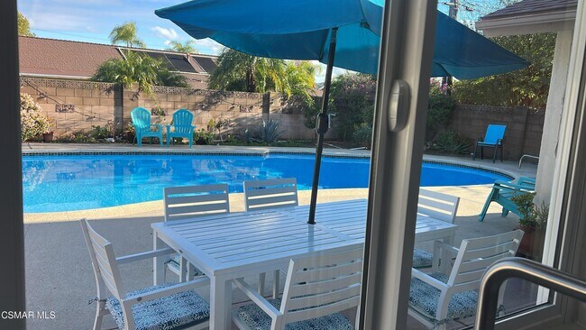 Building Photo - 1572 Dover Ave