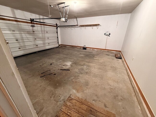 Building Photo - 2157 E Cherryvale St