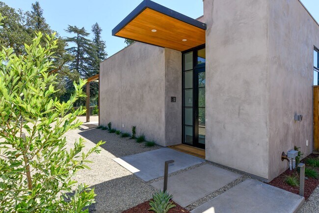 Building Photo - Discover NapaLuxe, A Newly Constructed Pri...